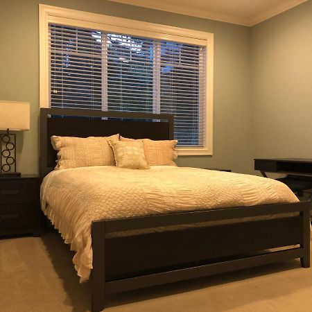 Redondo Waterfront House With A Private Room Federal Way Ngoại thất bức ảnh