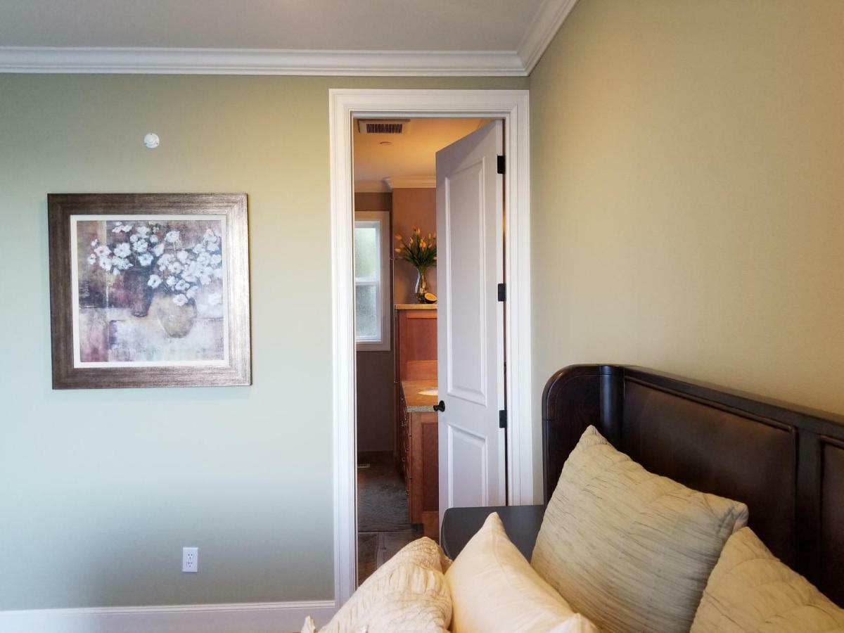 Redondo Waterfront House With A Private Room Federal Way Ngoại thất bức ảnh